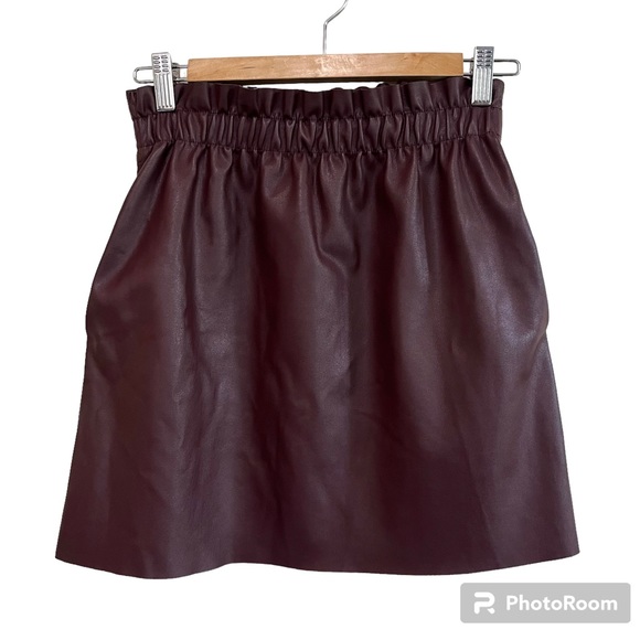 Zara Burgundy Faux Leather Paper Bag Mini Skirt - Picture 2 of 12